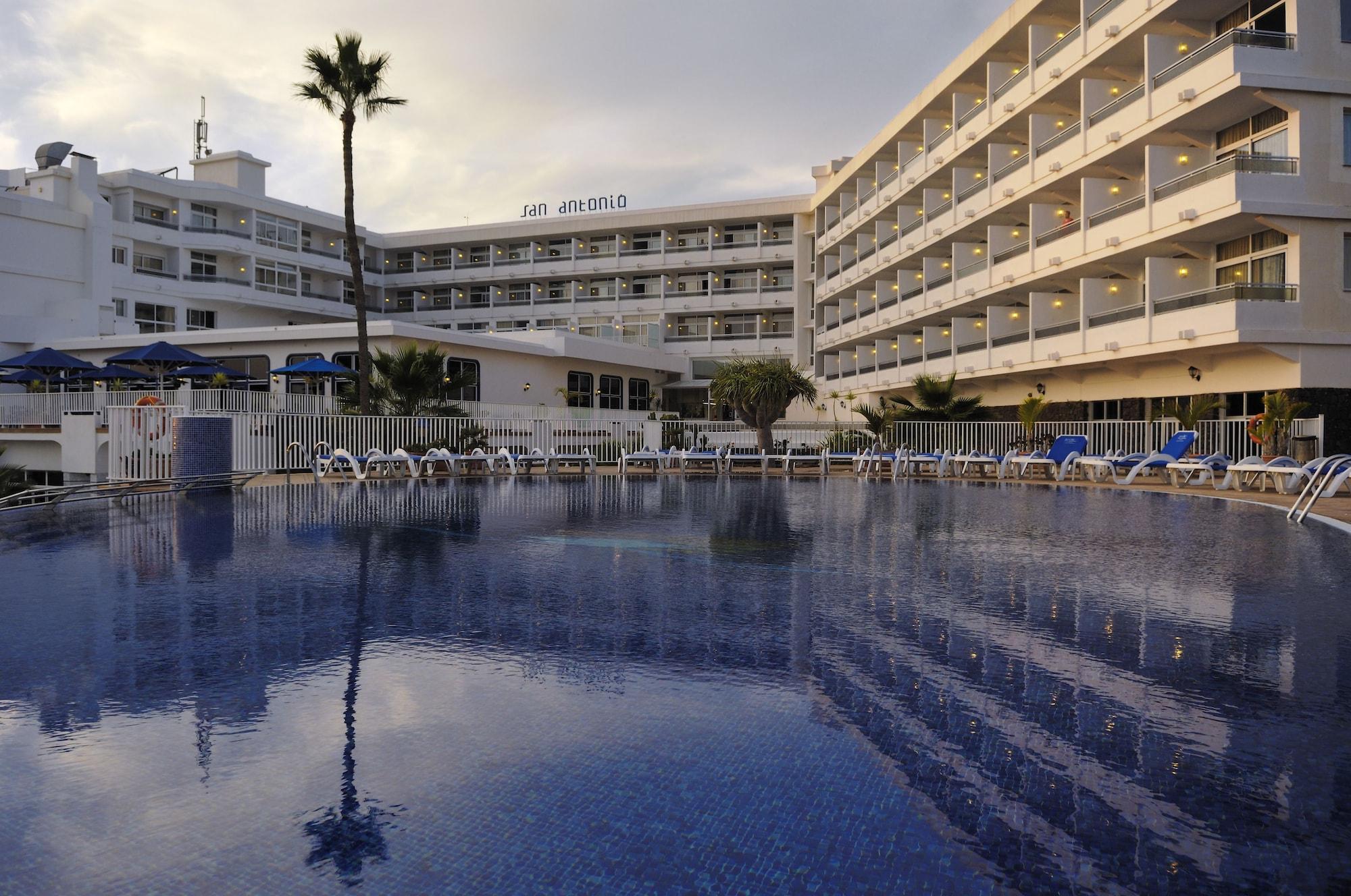 Vik Hotel San Antonio Puerto del Carmen  Exterior photo